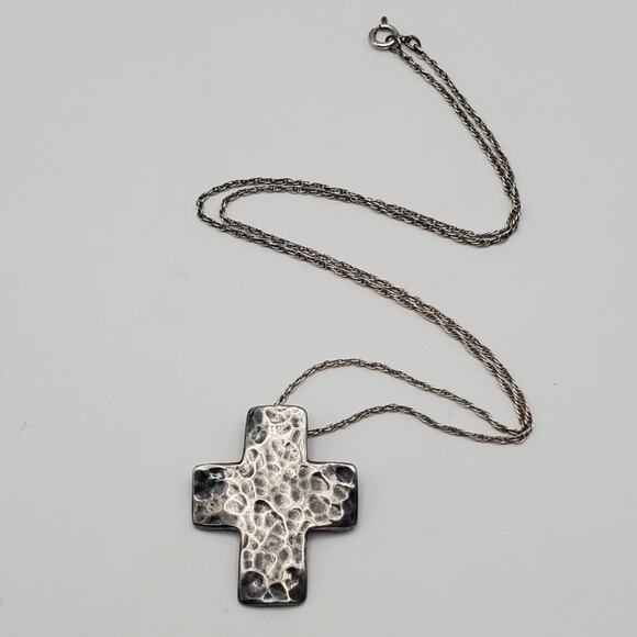 Silpada Sterling Silver Heavily Oxidized Hammered Cross Pendant Necklace N0732 - Picture 1 of 7